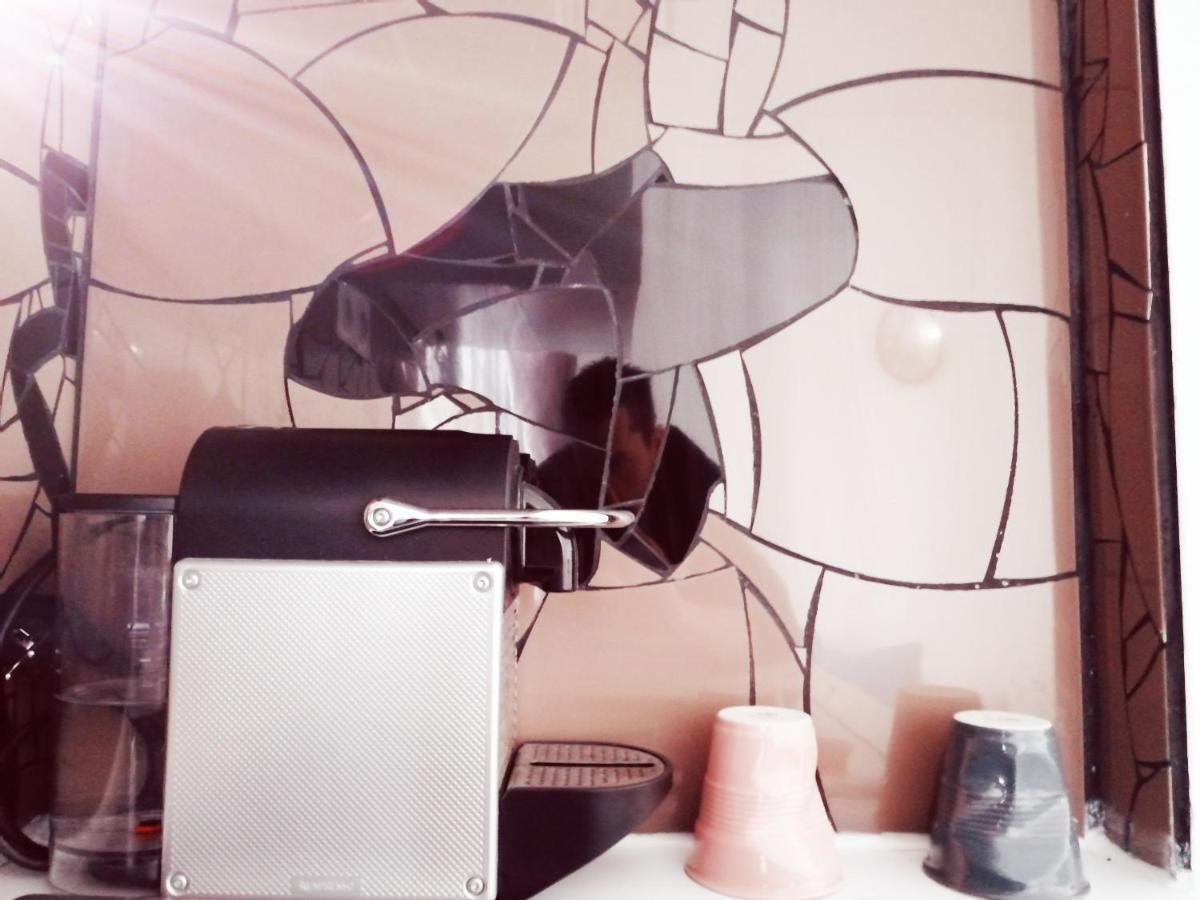 Studio dans un quartier résidentiel à Montrouge avec le métro à 2 min Exterior foto